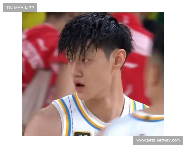 曾凡博与豪哥共庆中国赛,感谢球迷互动。 曾凡博与豪哥共庆中国赛,感谢球迷互动。